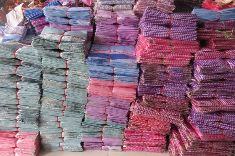 节日促销添彩,选择个性礼品加工服务